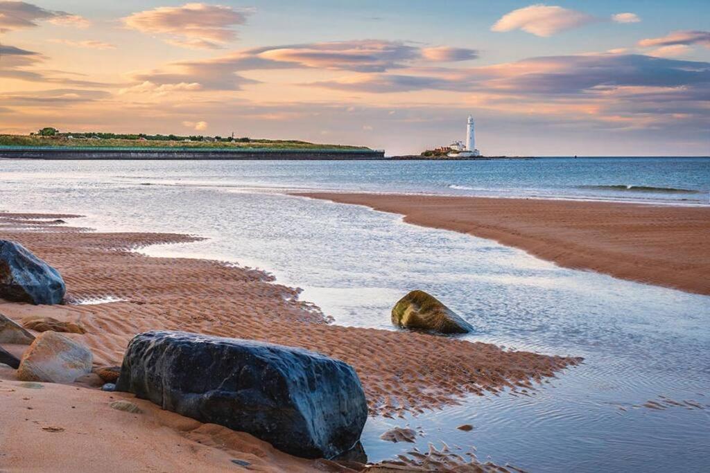 Hightide Seaside Apartment With Beach & Spanish City Views Whitley Bay Buitenkant foto